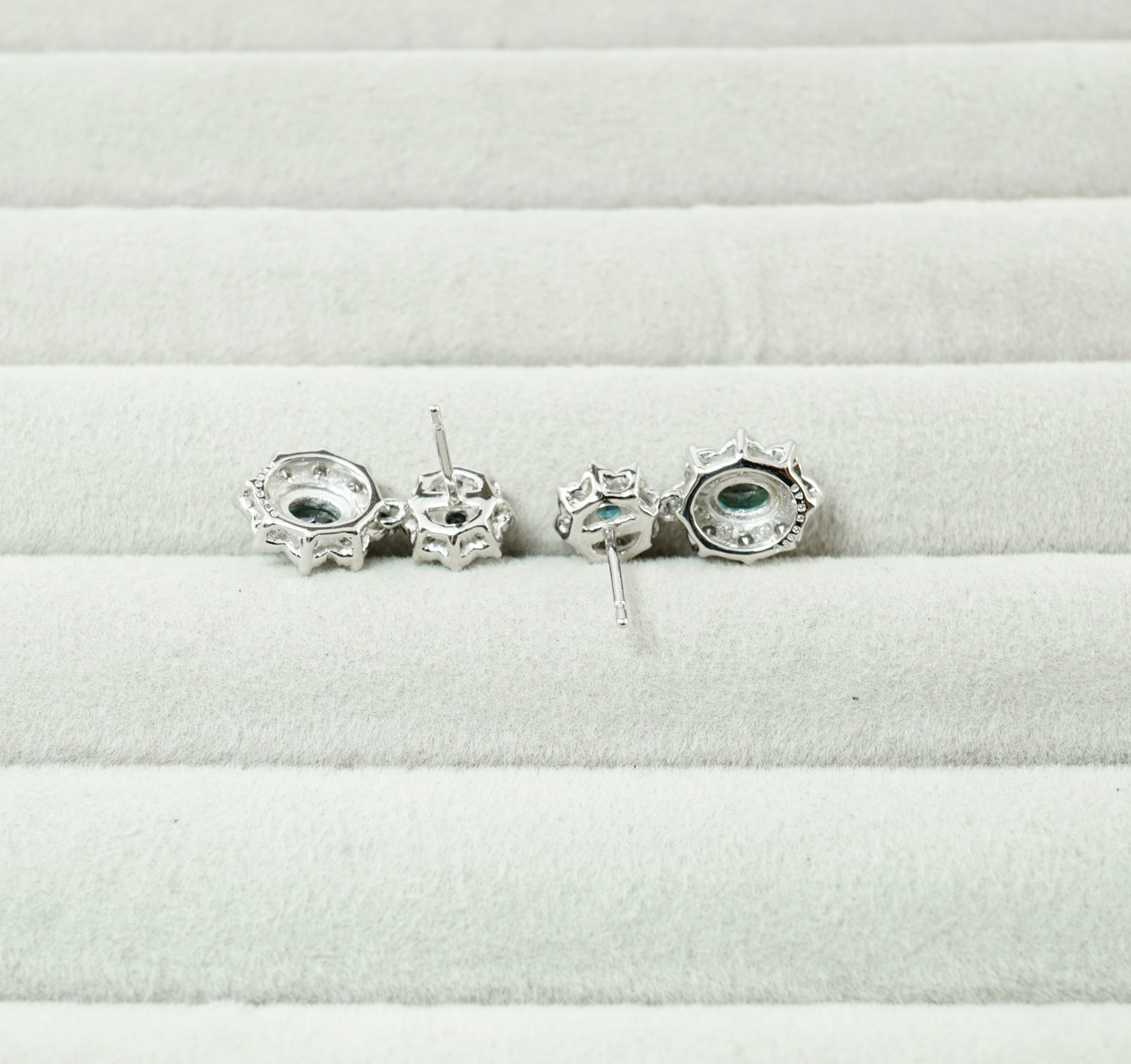 アレキサンドライト ピアス