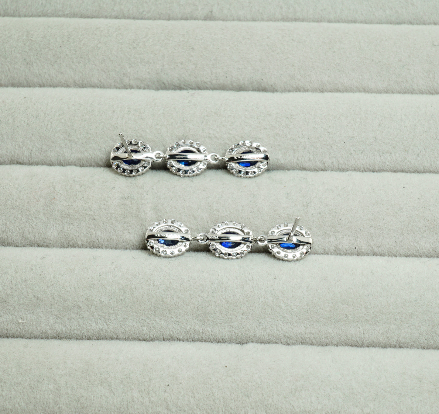 サファイア ピアス