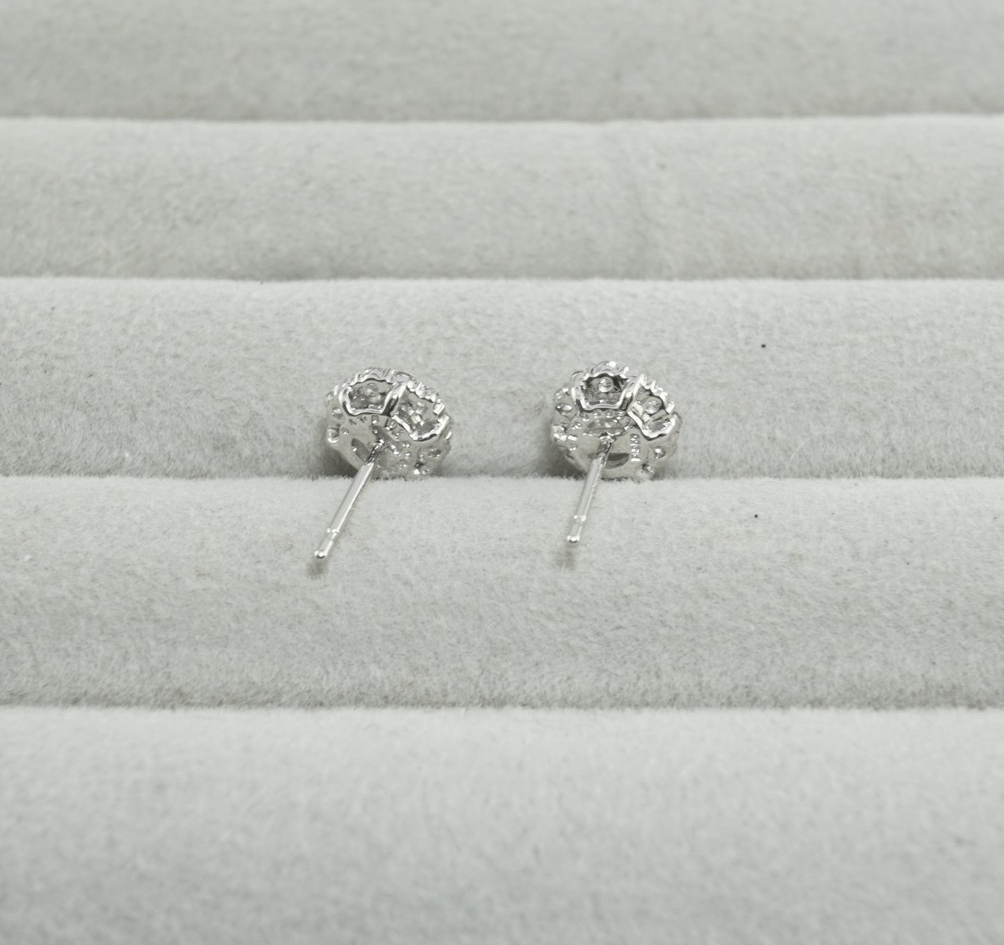 ダイヤモンド ピアス