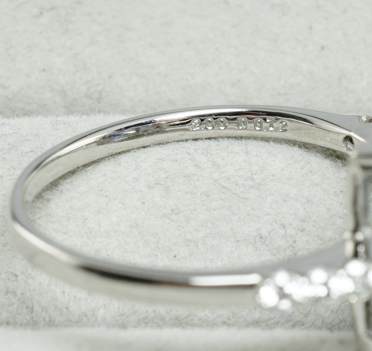 サファイア リング