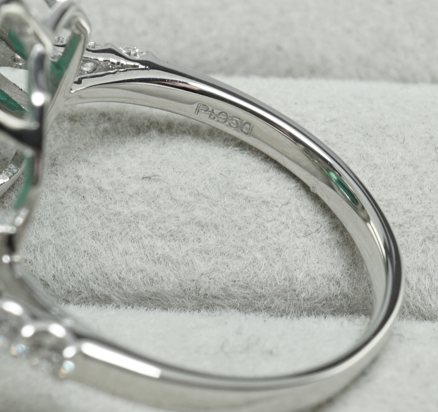 エメラルド リング