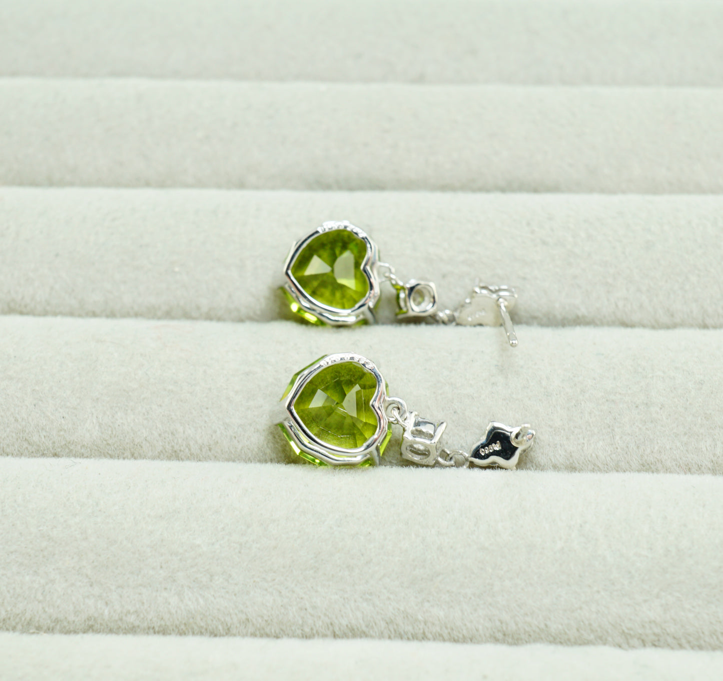 ペリドット ピアス
