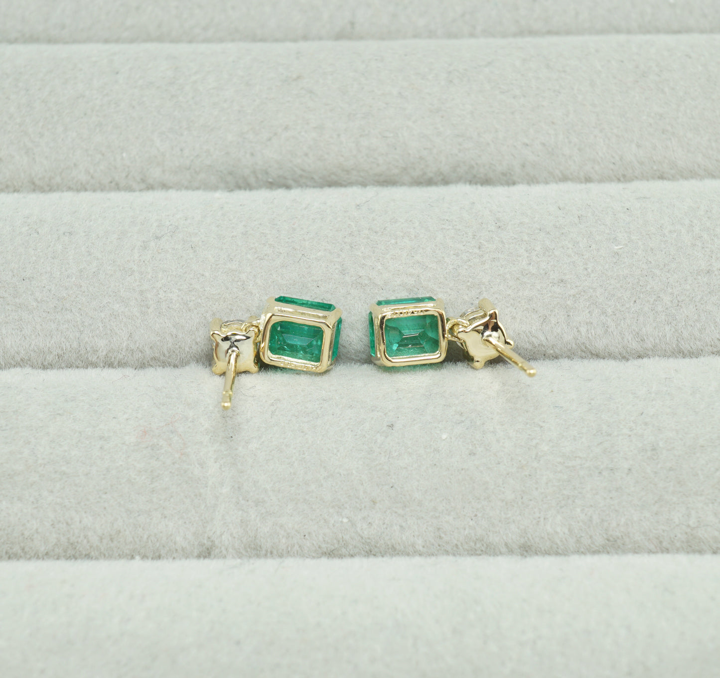 エメラルド ピアス
