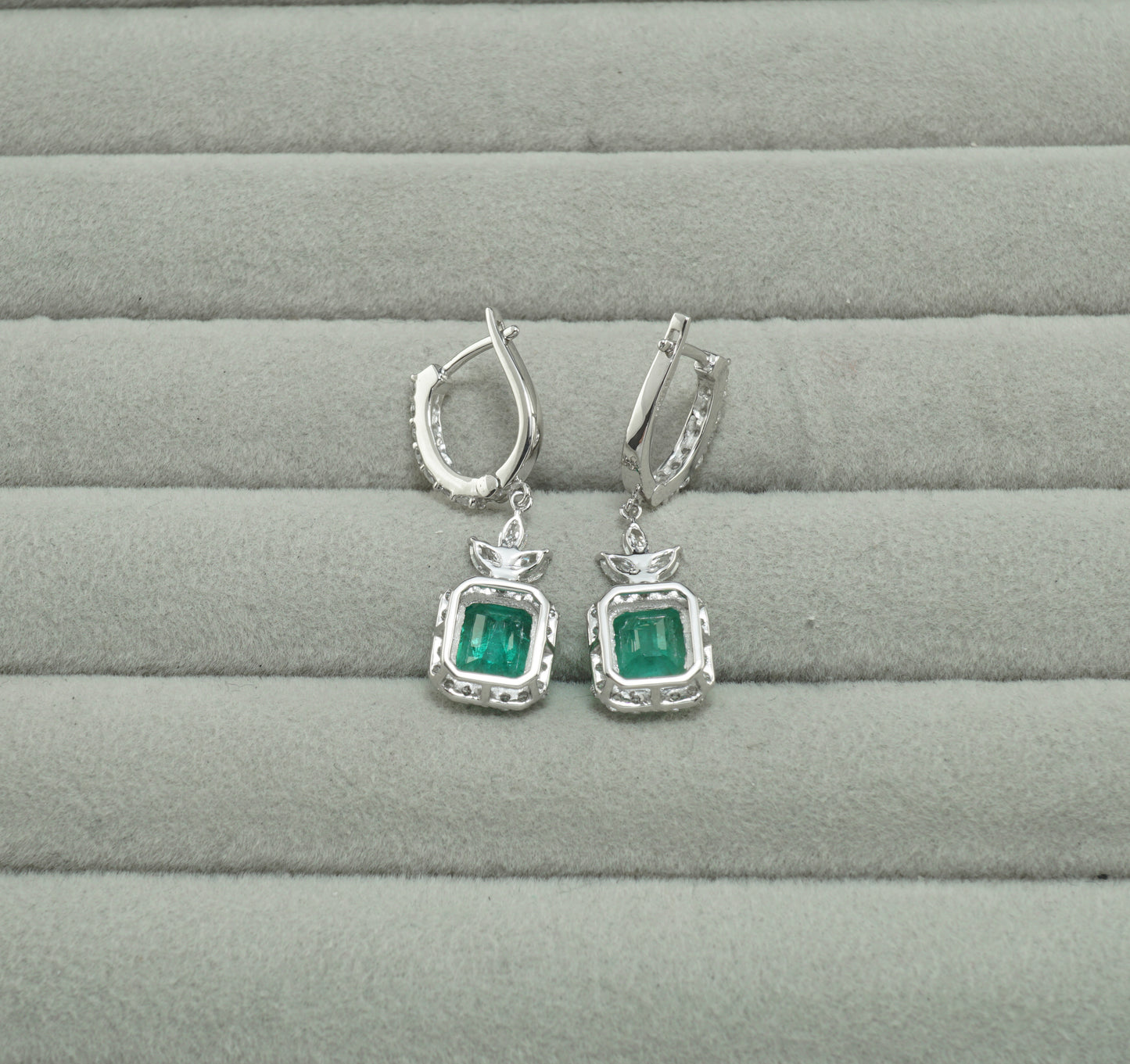 エメラルド ピアス