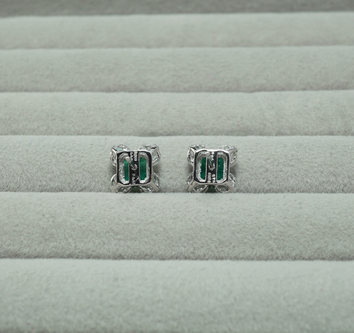 エメラルド ピアス