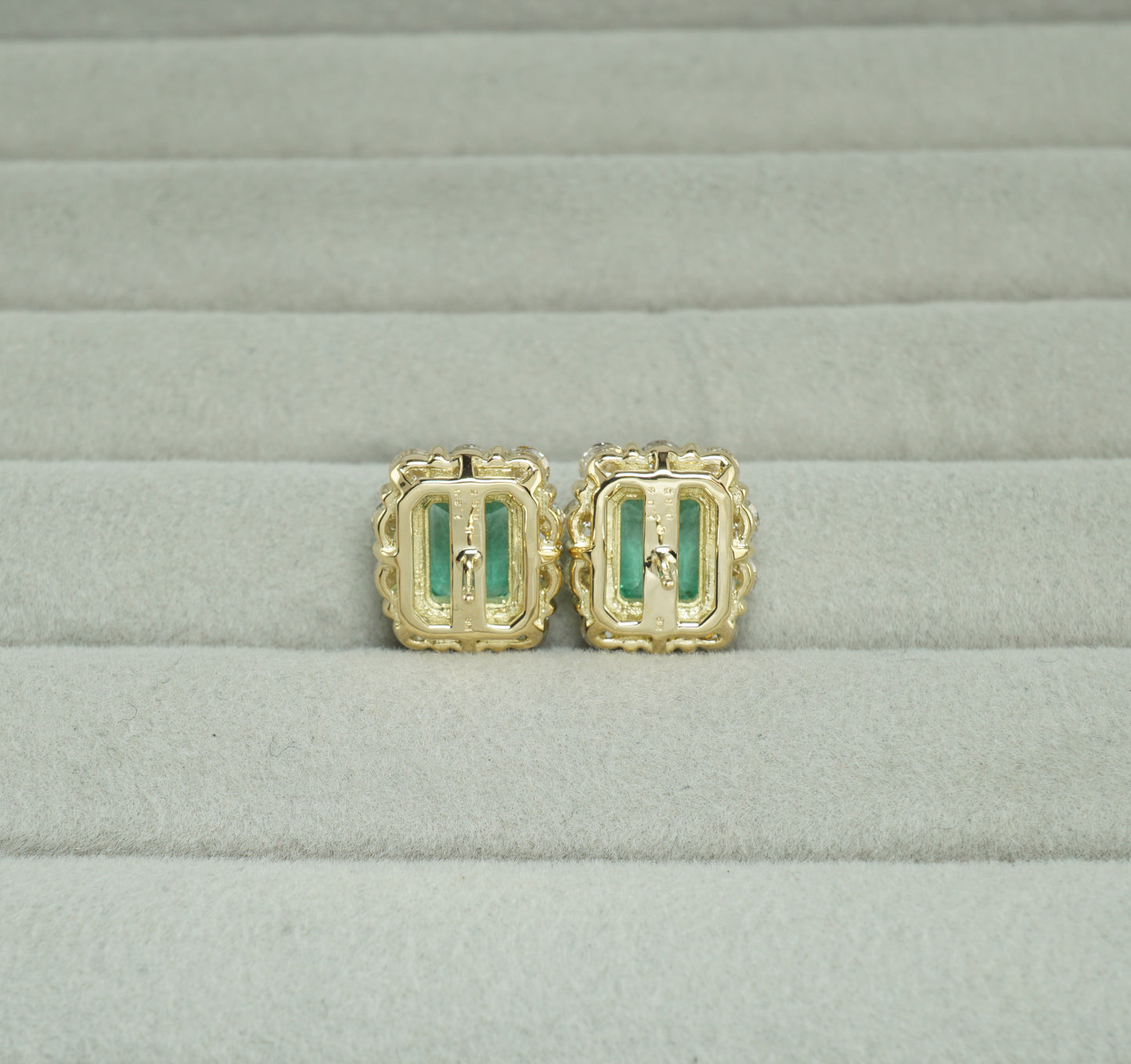 エメラルド ピアス