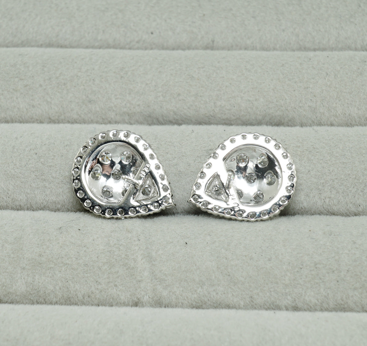 ダイヤモンド ピアス
