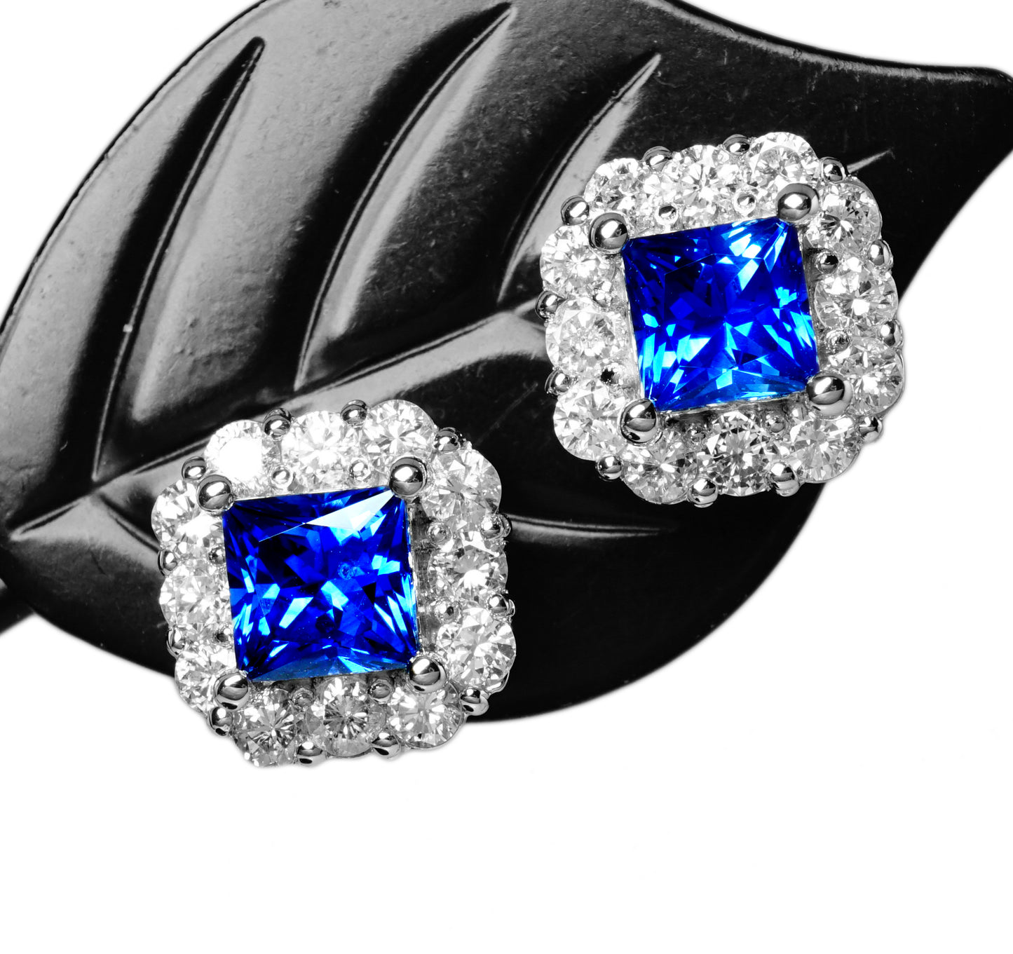 サファイア ピアス