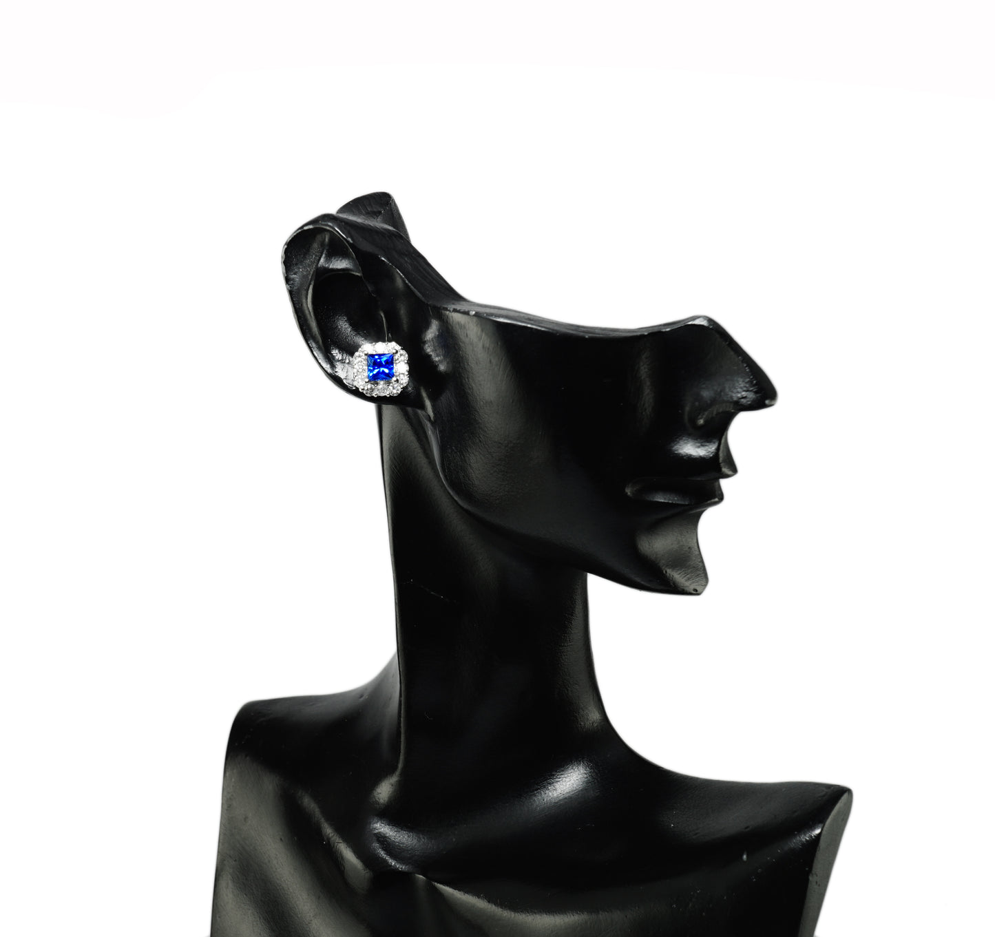 サファイア ピアス