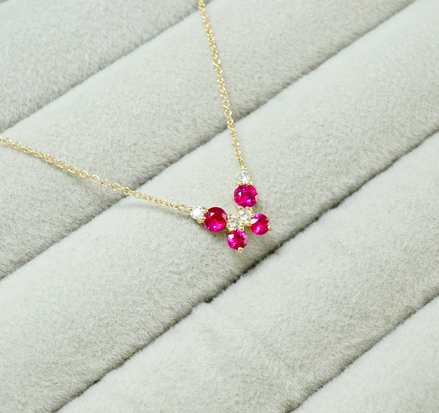 ルビー ネックレス