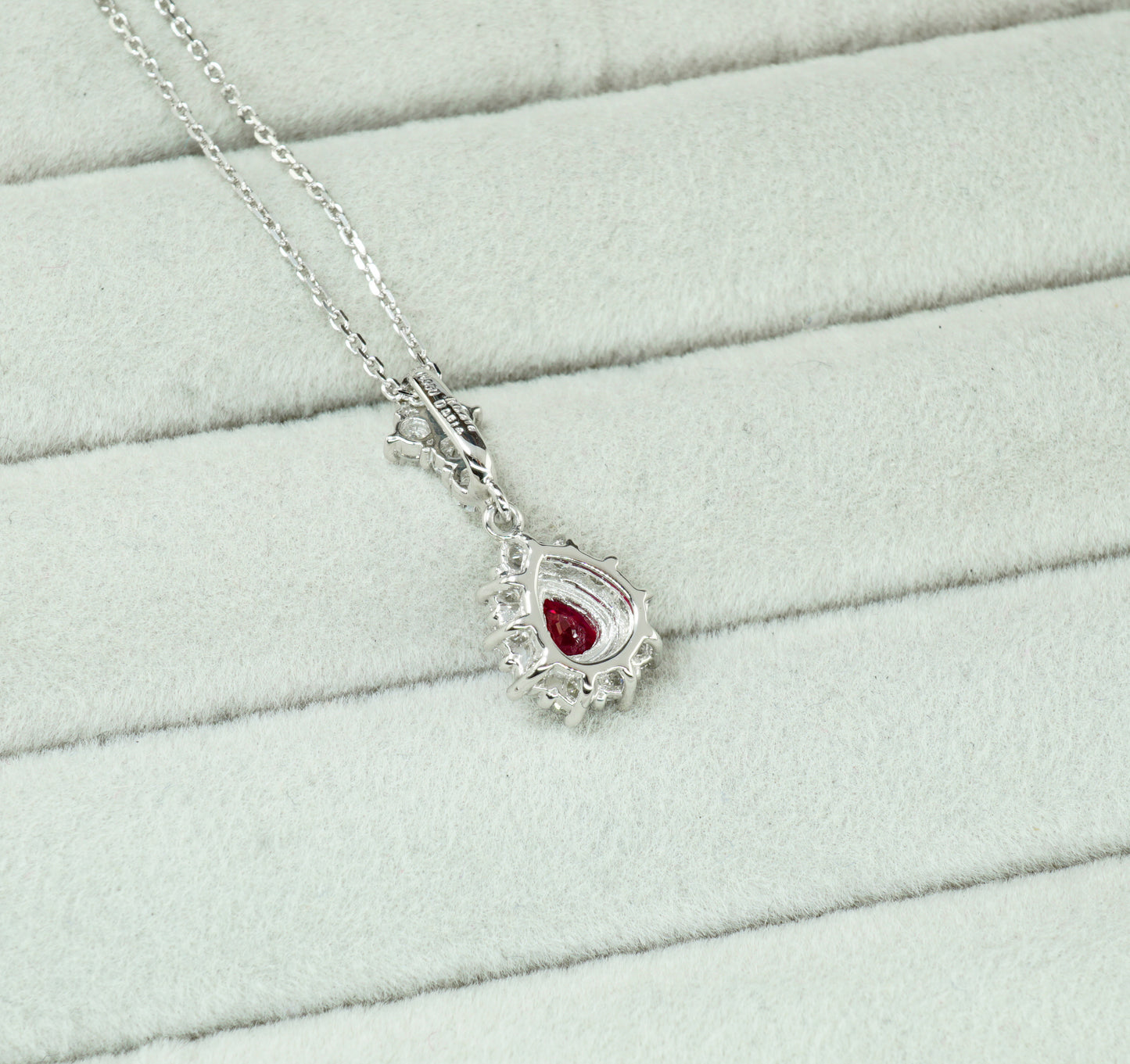 ルビー ネックレス