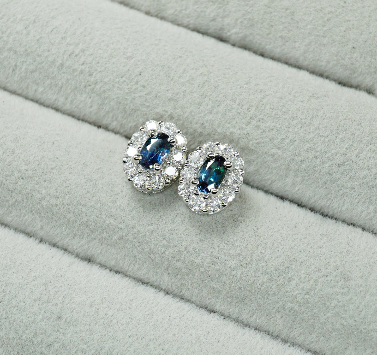 アレキサンドライト ピアス