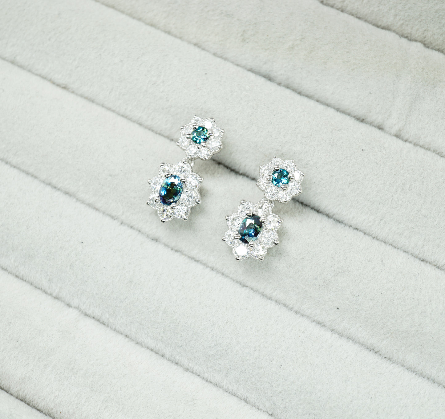 アレキサンドライト ピアス