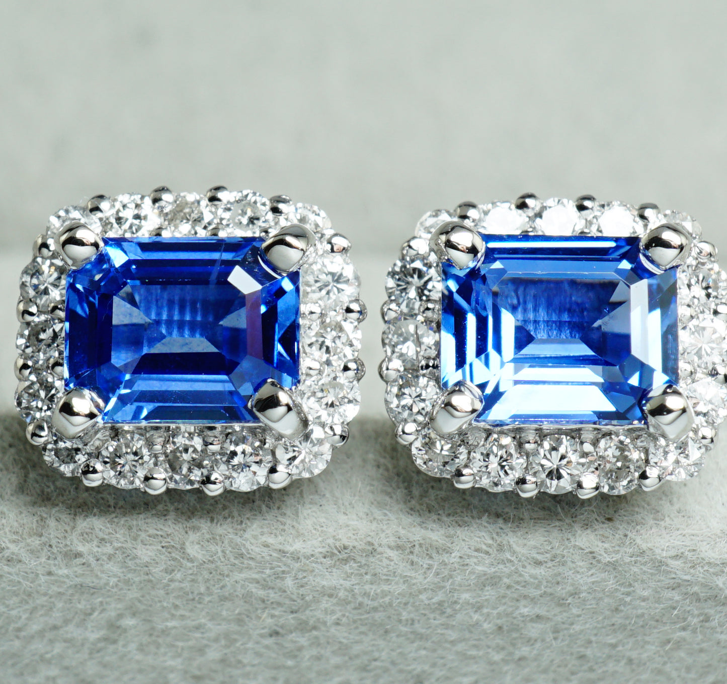 サファイア ピアス