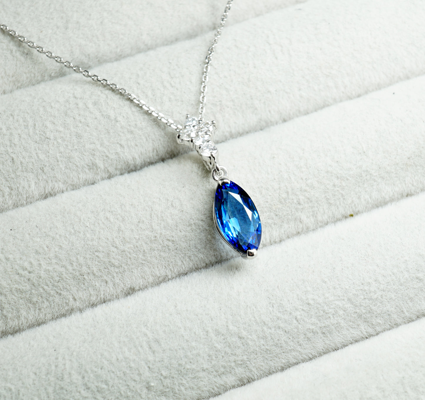 サファイア ネックレス