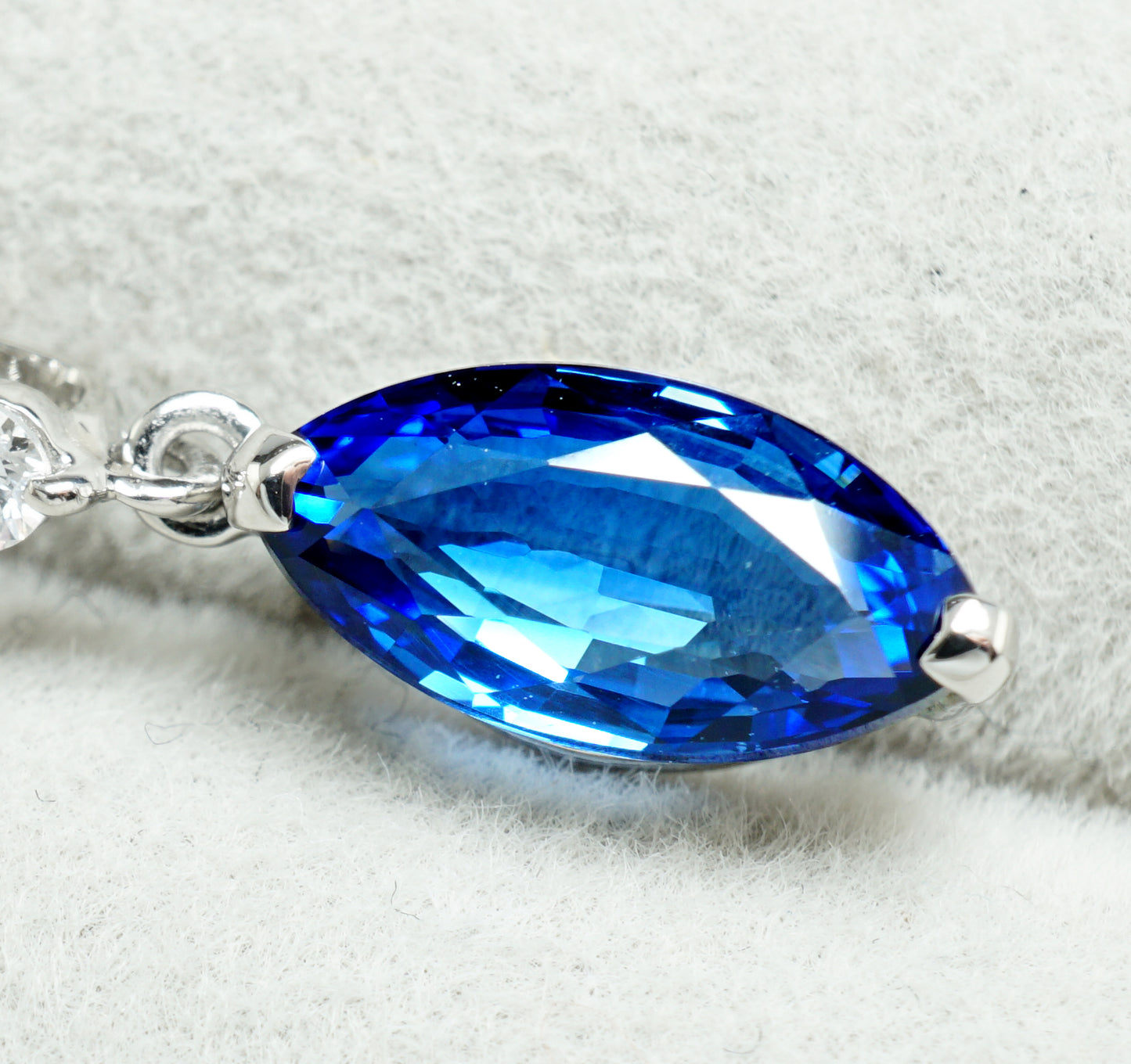 サファイア ネックレス