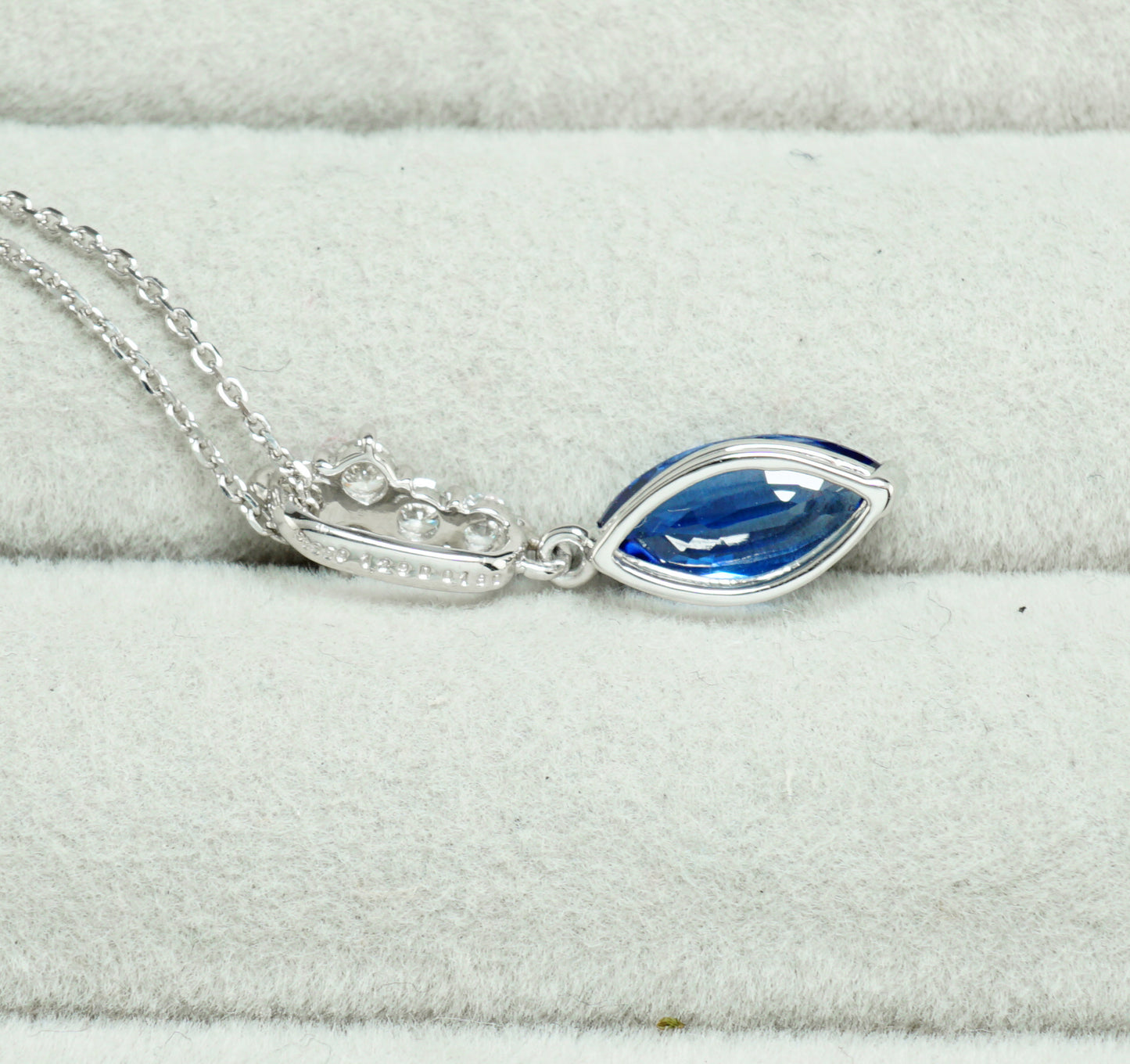 サファイア ネックレス