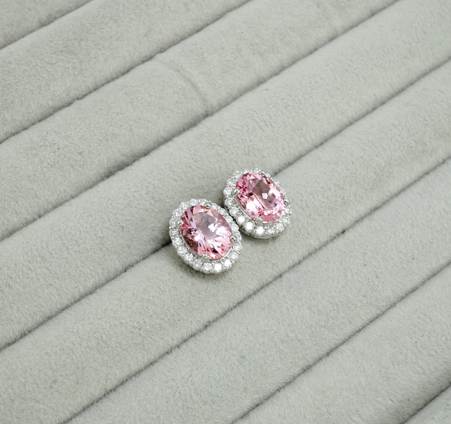 モルガナイト ピアス