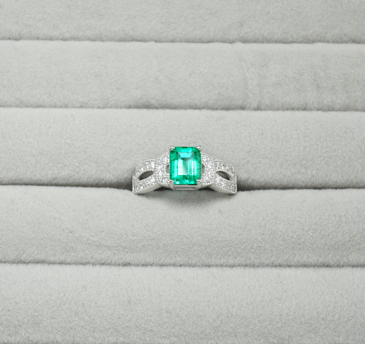 エメラルド リング