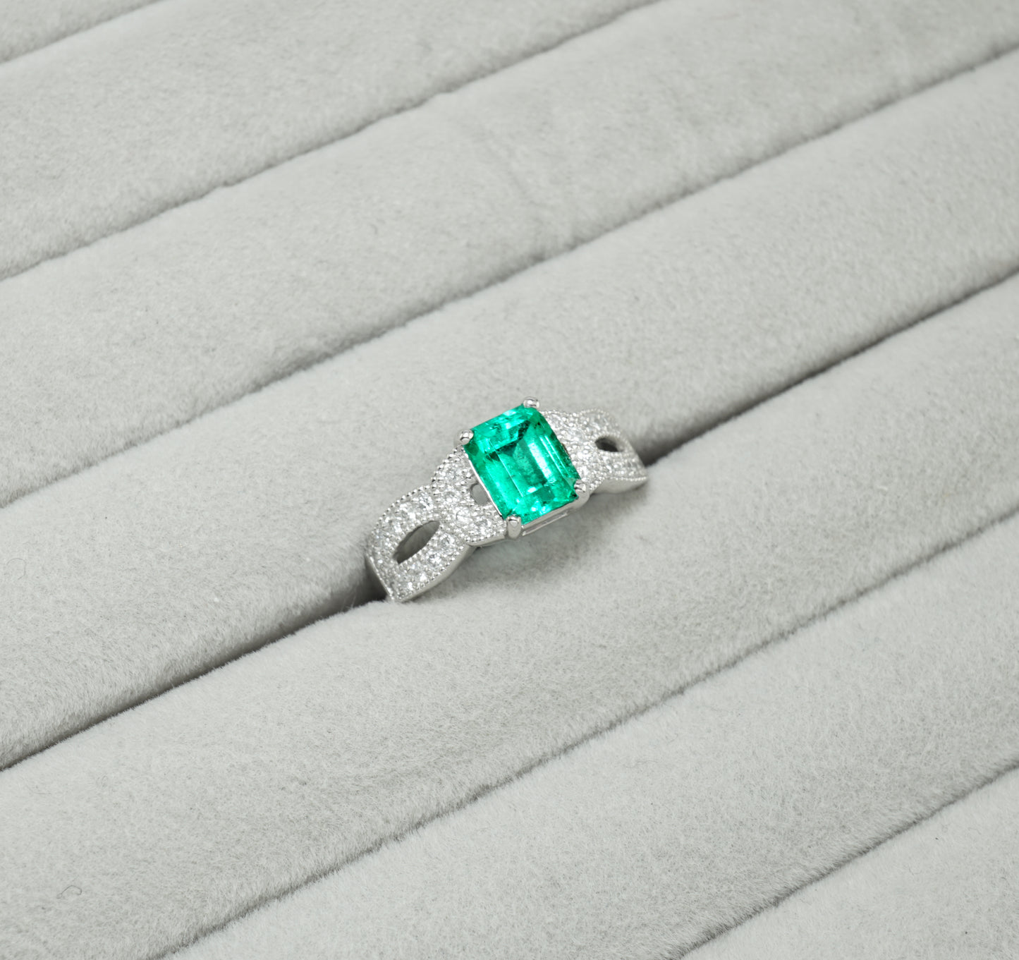 エメラルド リング