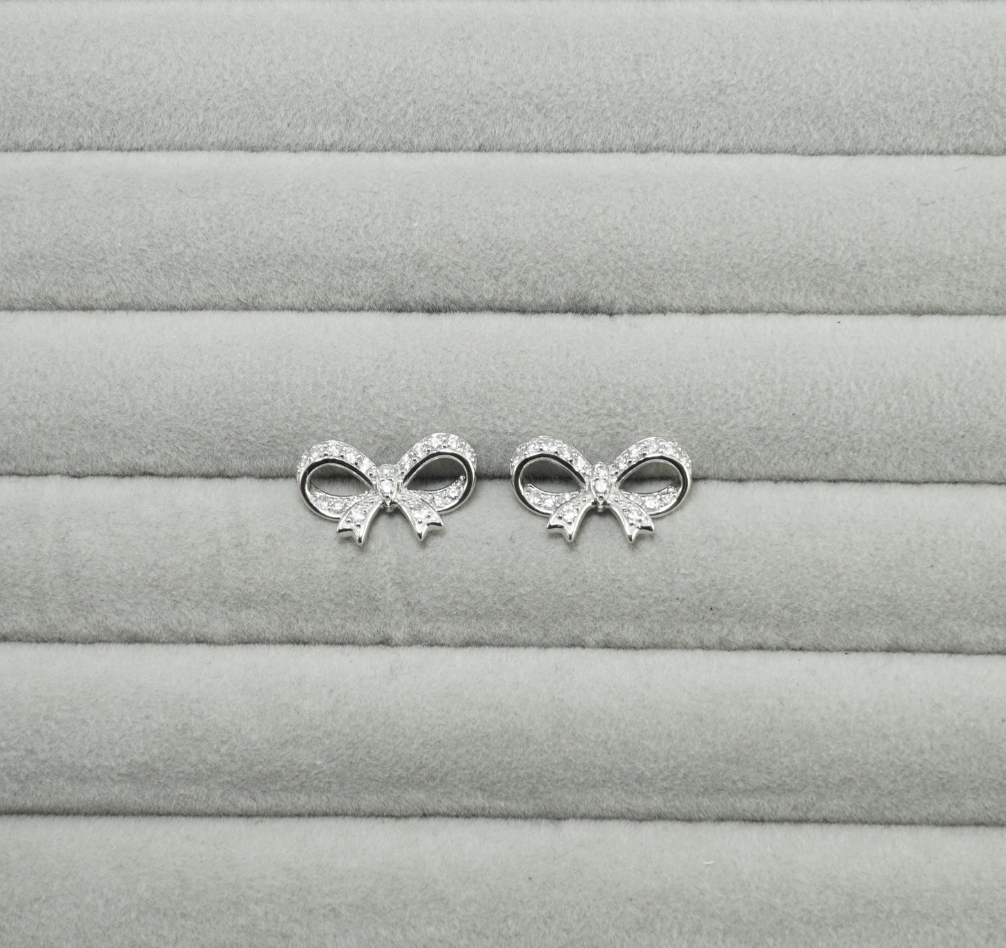 ダイヤモンド ピアス