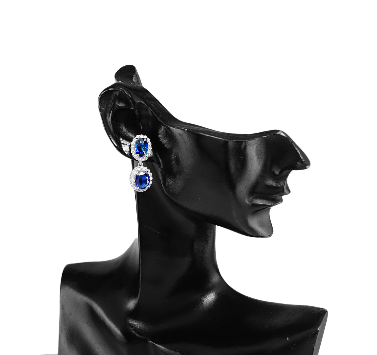 サファイア ピアス