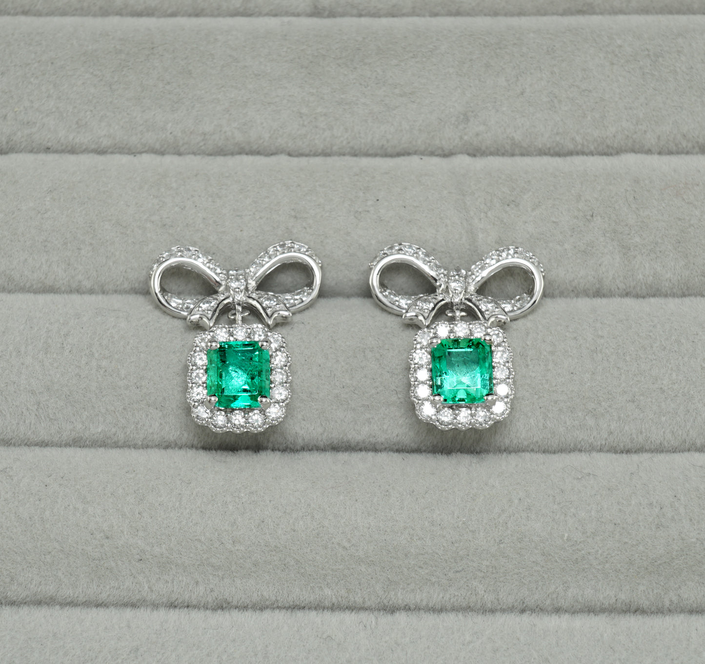 エメラルド ピアス