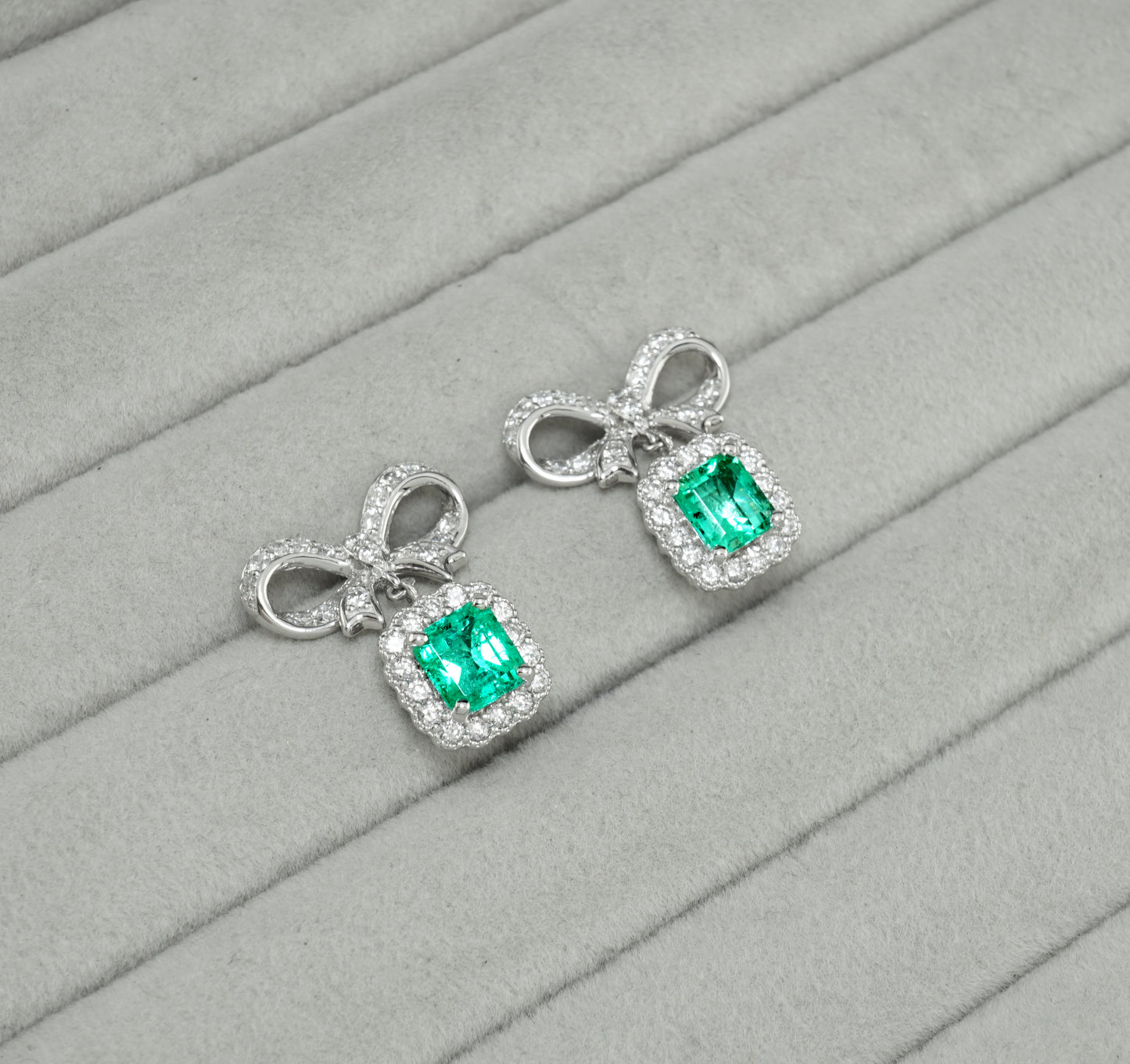 エメラルド ピアス