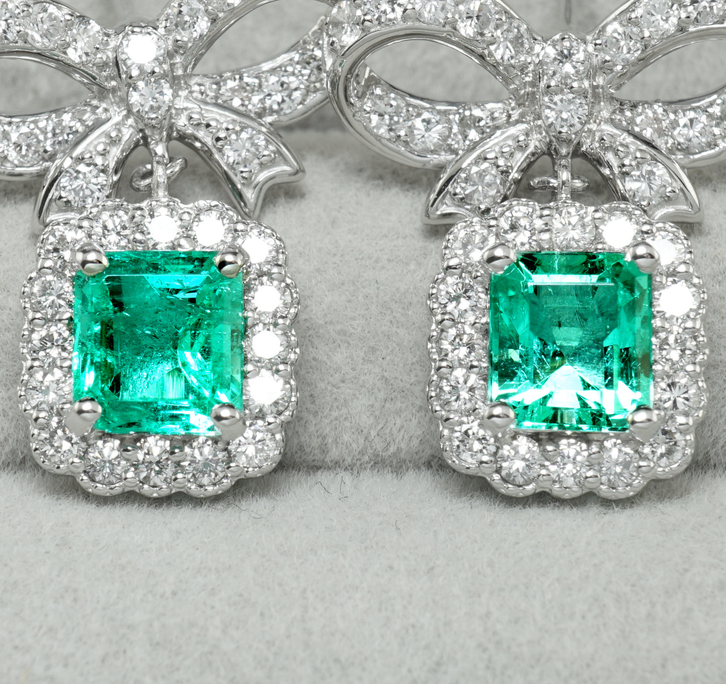 エメラルド ピアス