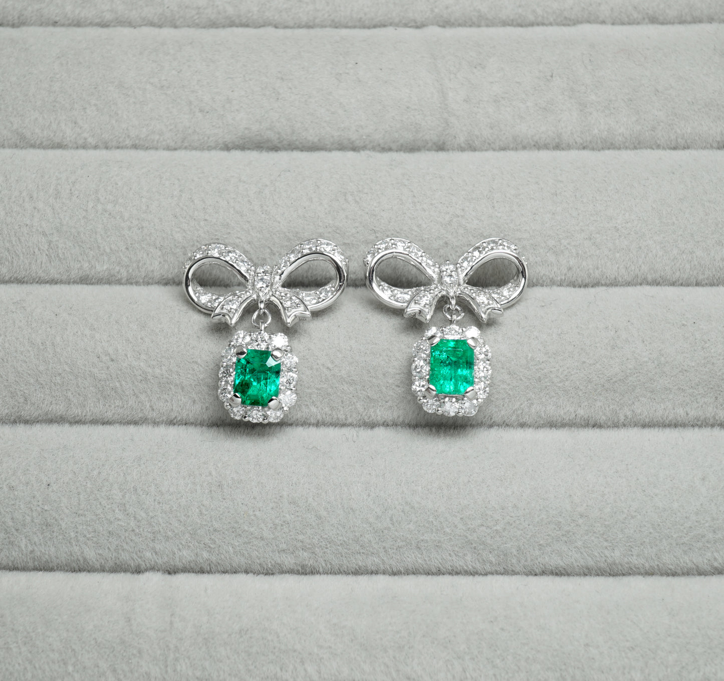 エメラルド ピアス