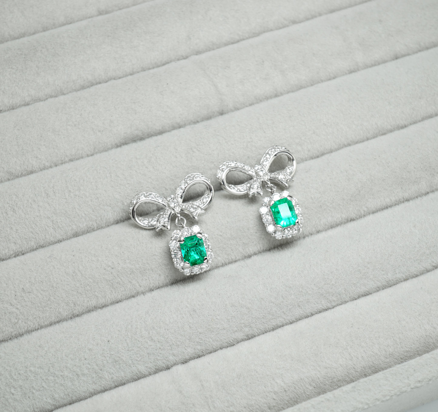 エメラルド ピアス