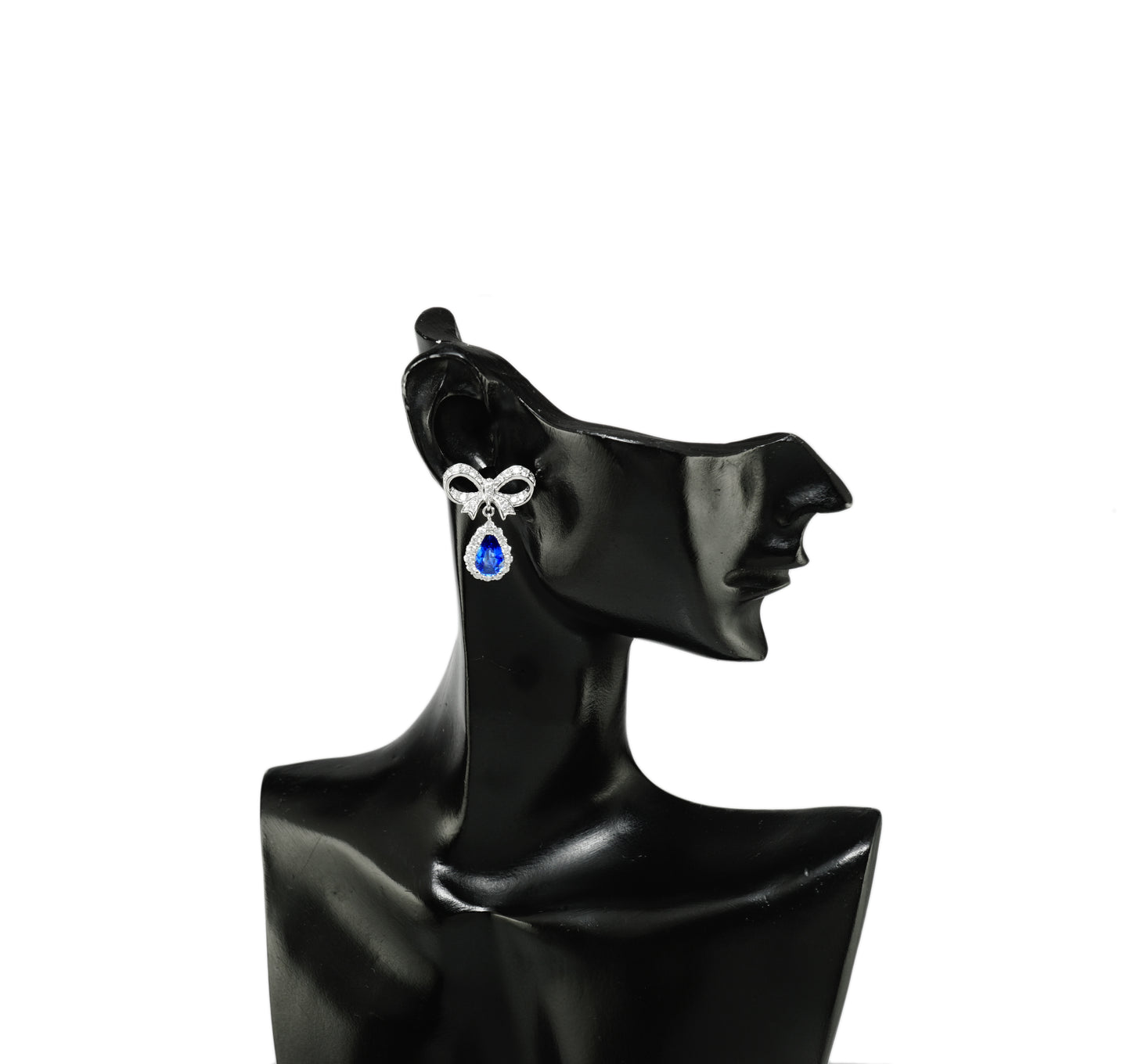 サファイア ピアス