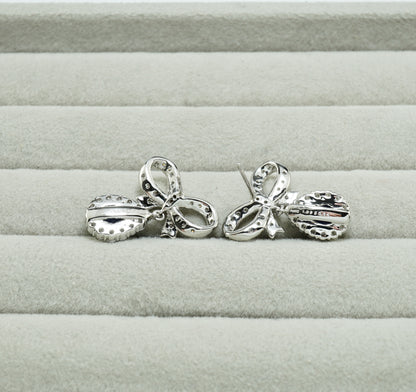 サファイア ピアス