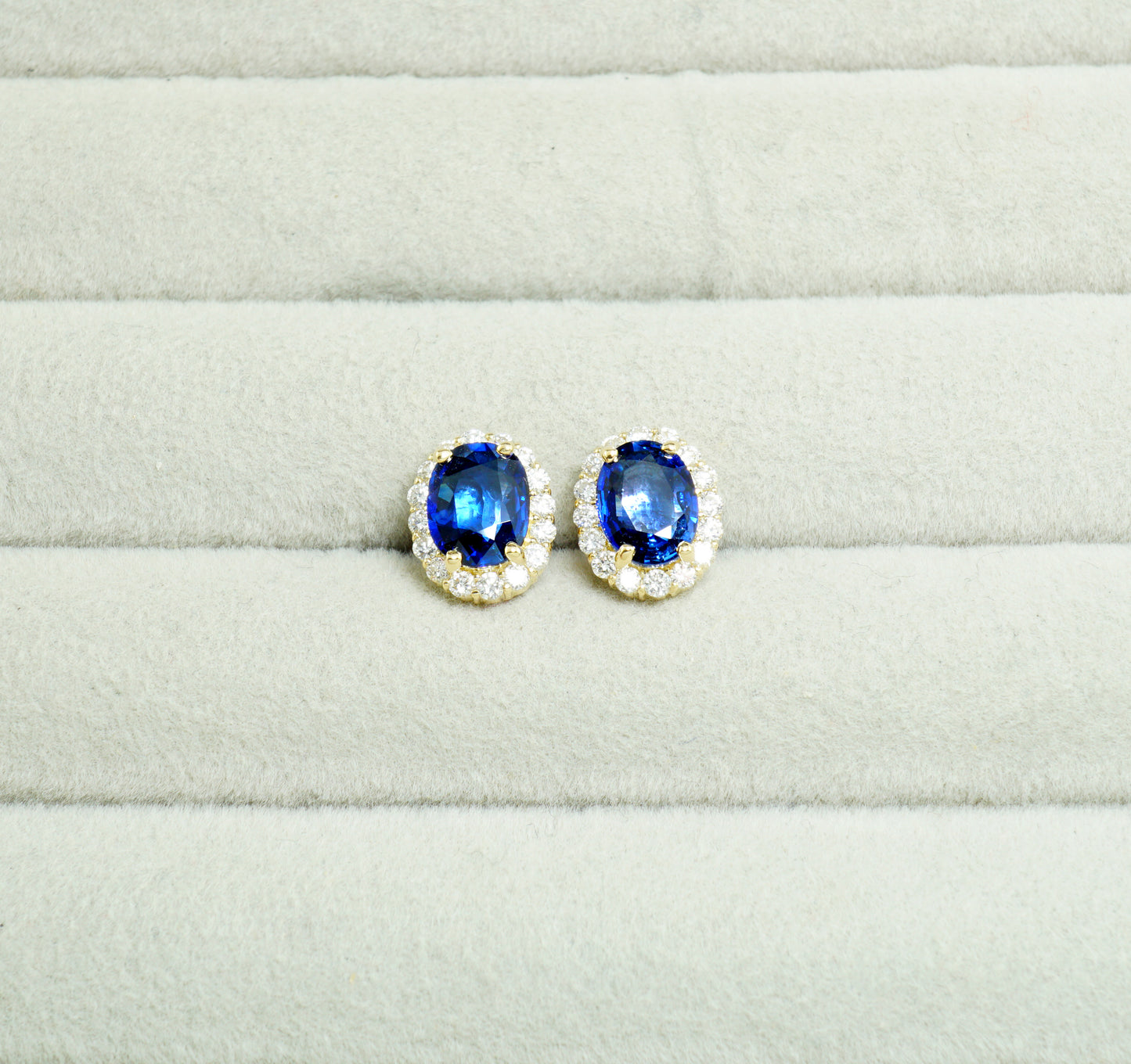 サファイア ピアス