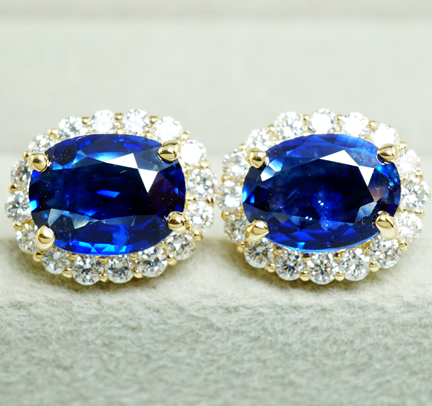 サファイア ピアス