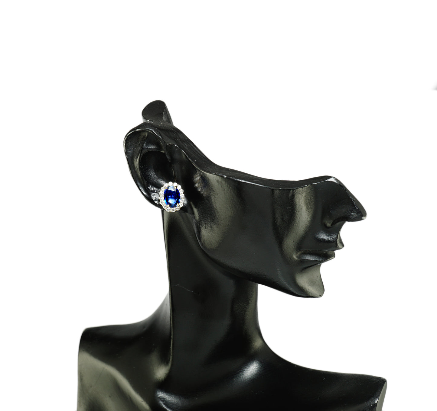 サファイア ピアス