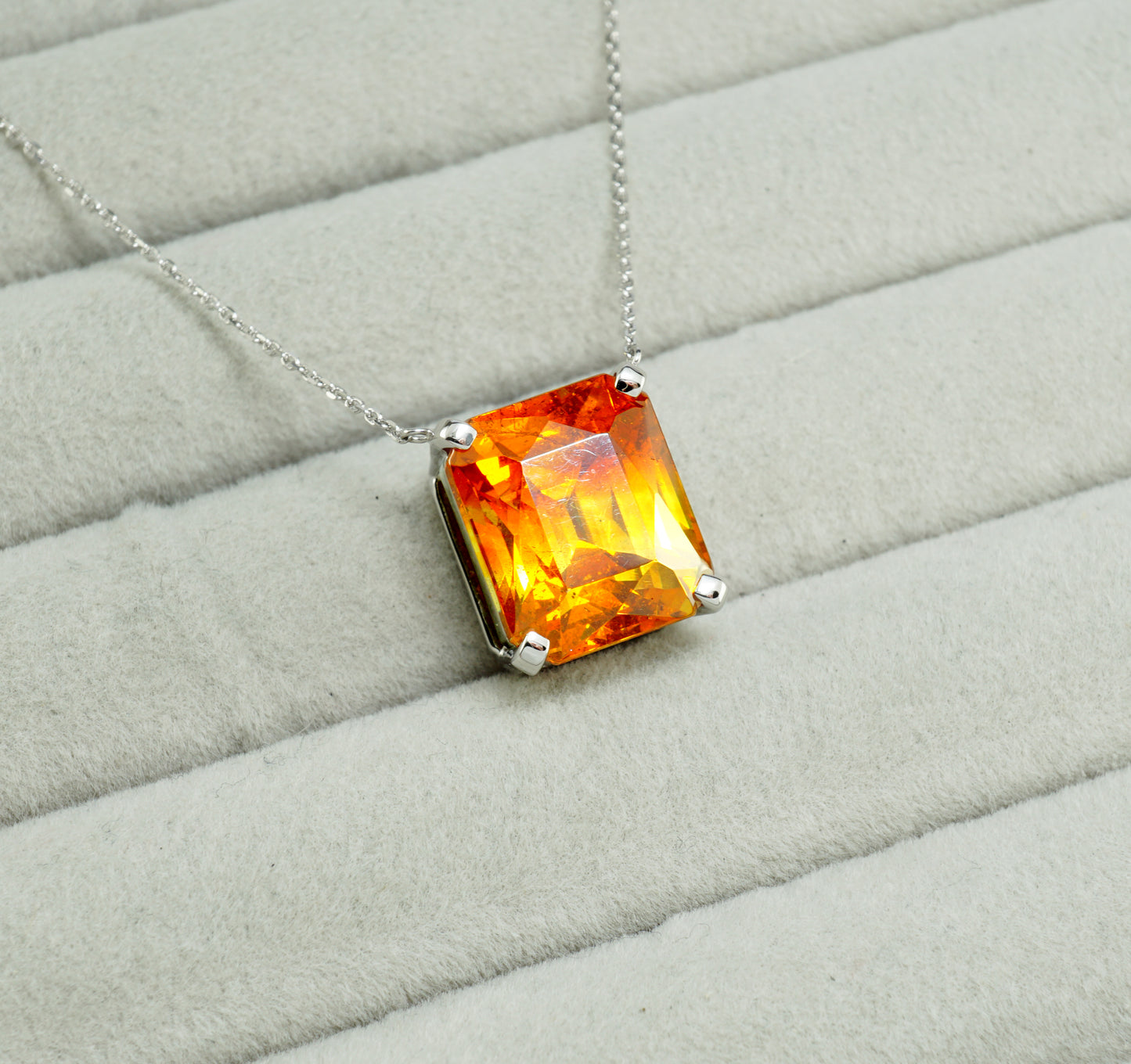 スファレライト ネックレス