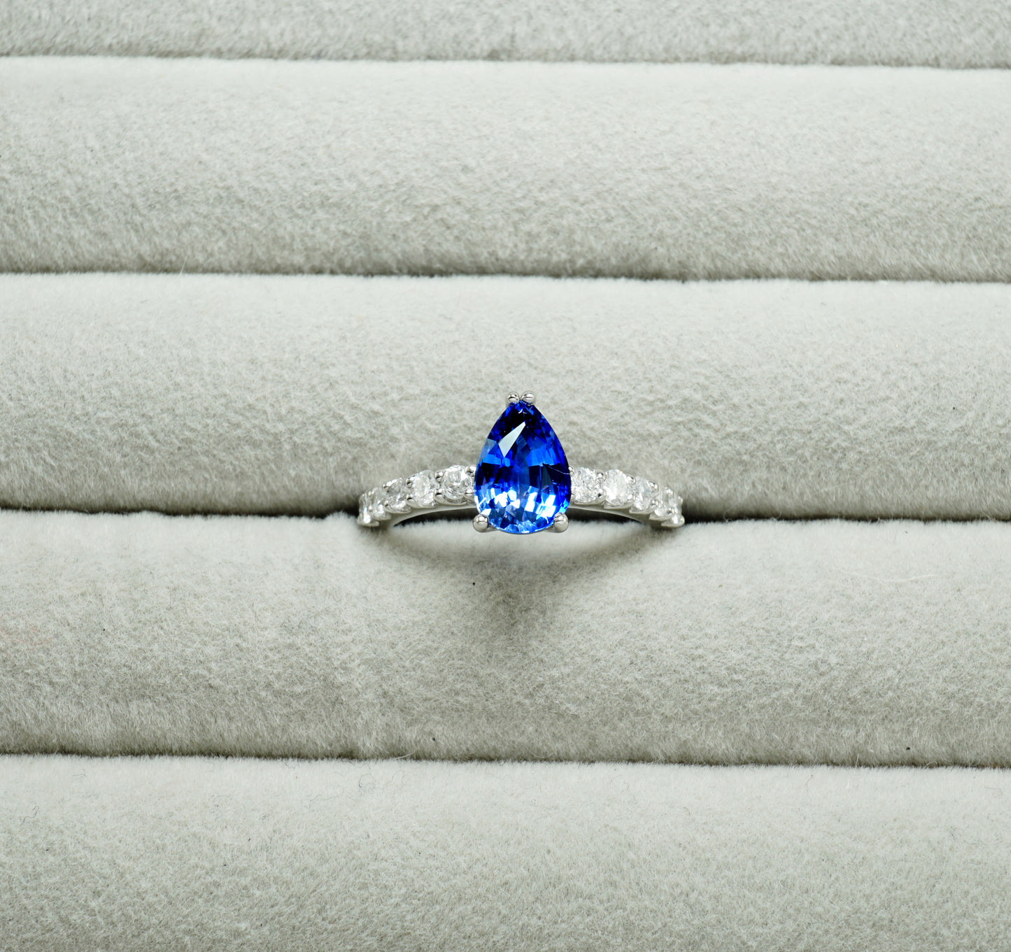 サファイア リング