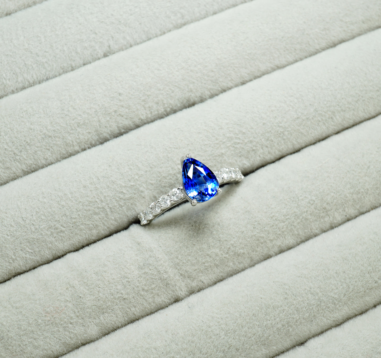 サファイア リング