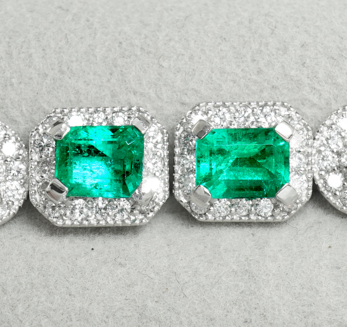 エメラルド ピアス