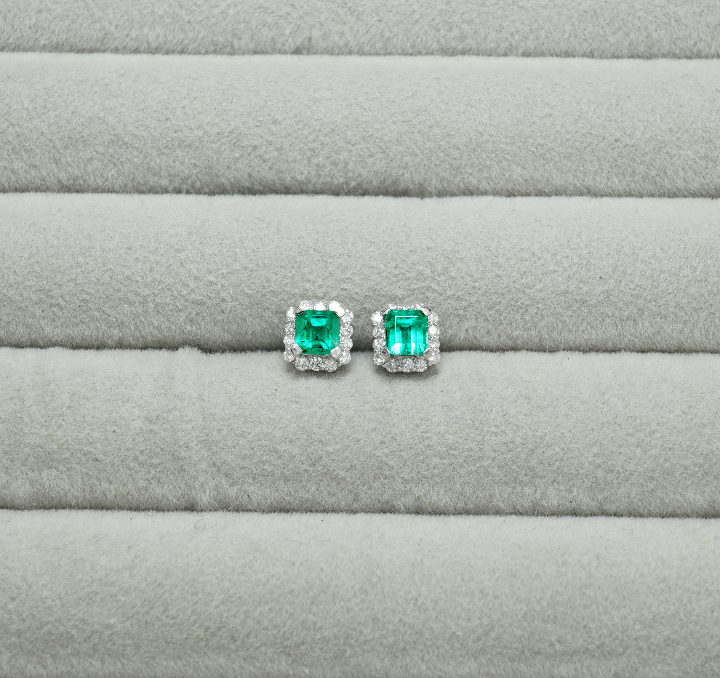 エメラルド ピアス