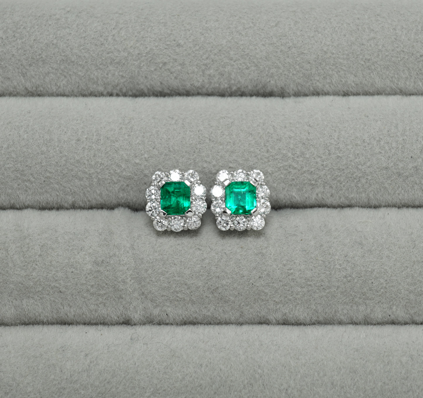 エメラルド ピアス