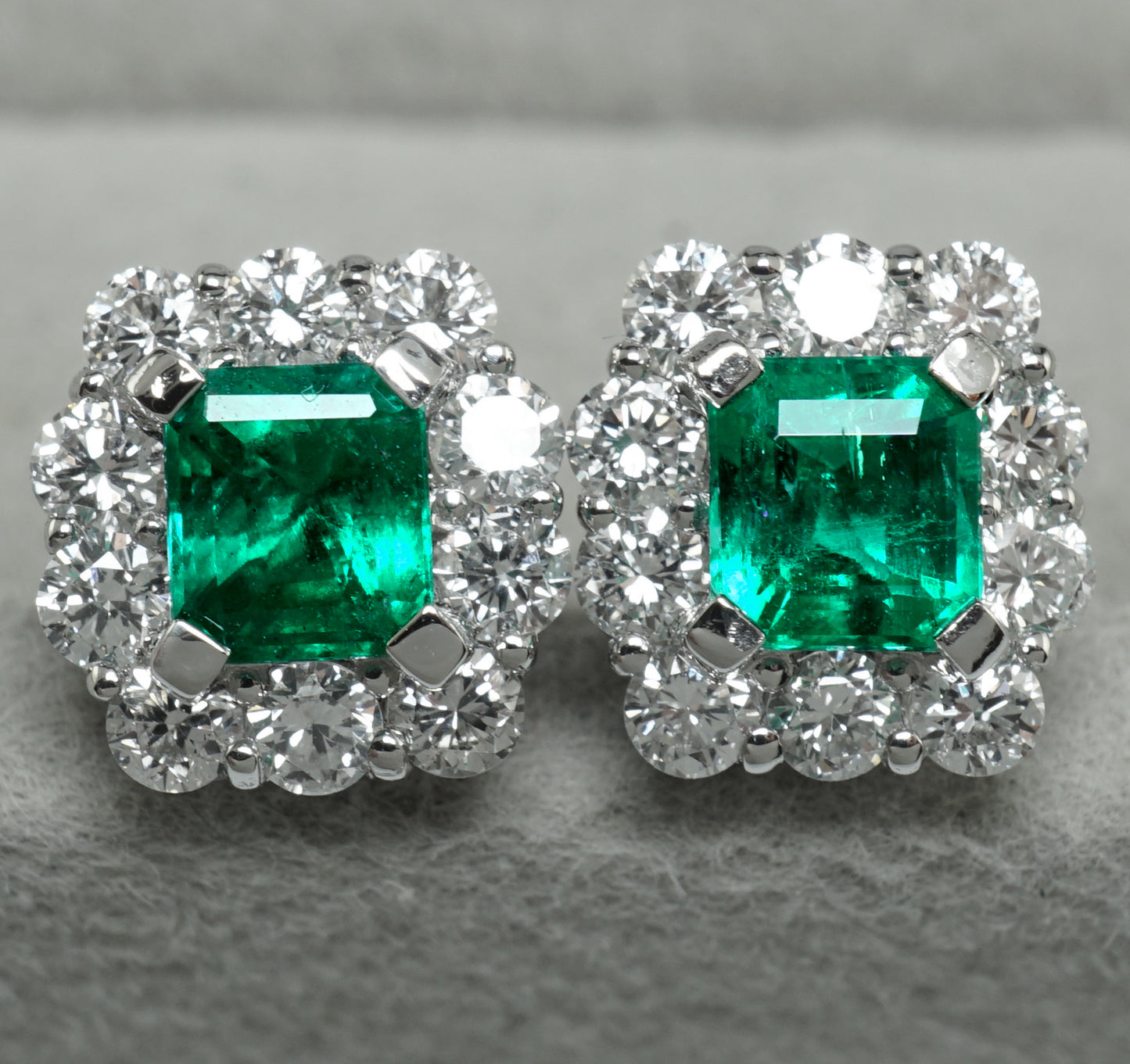 エメラルド ピアス