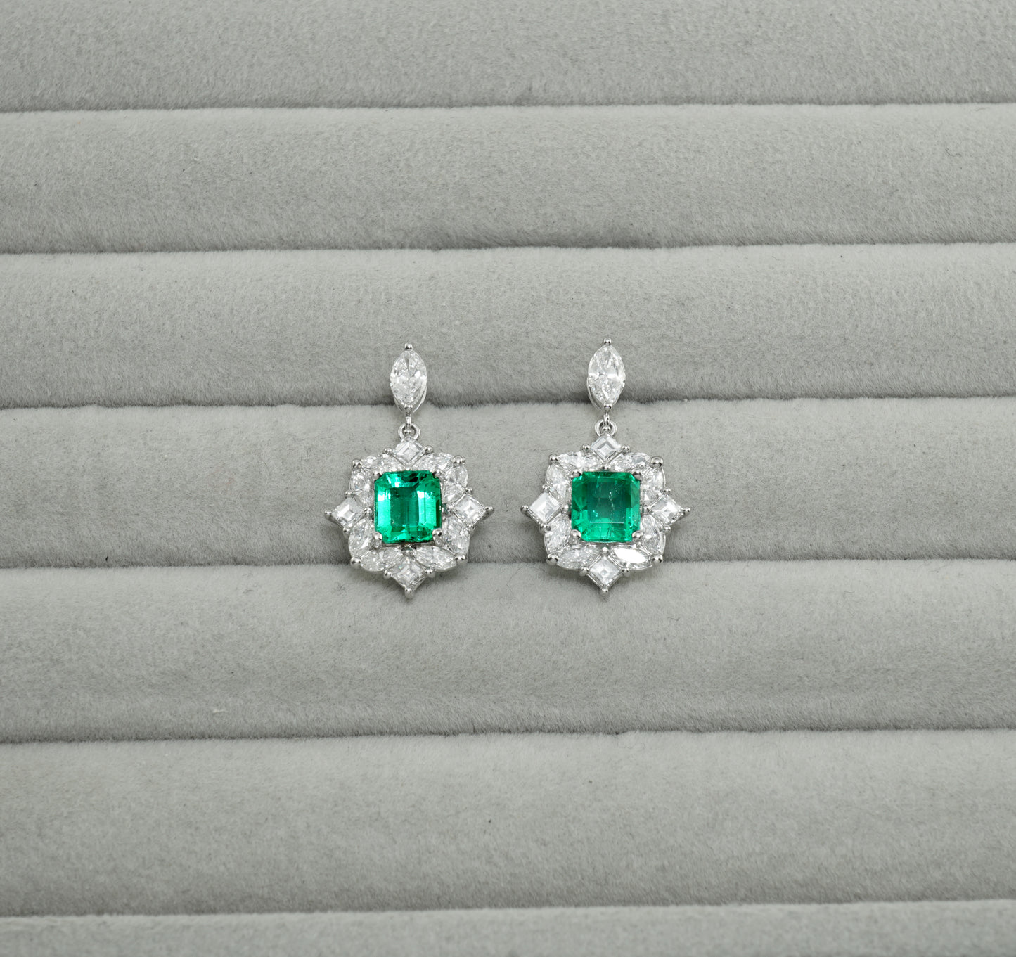 エメラルド ピアス