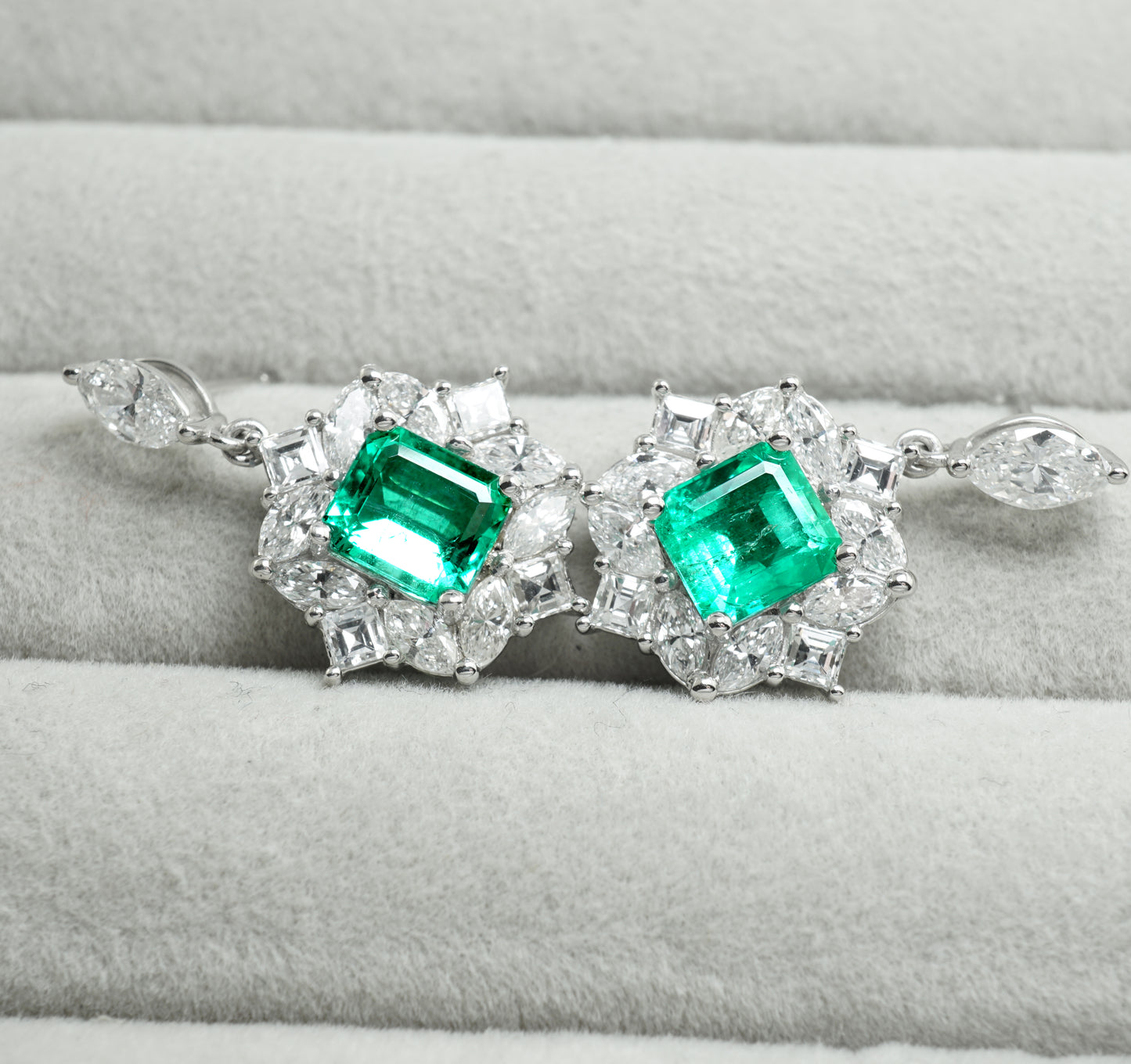 エメラルド ピアス