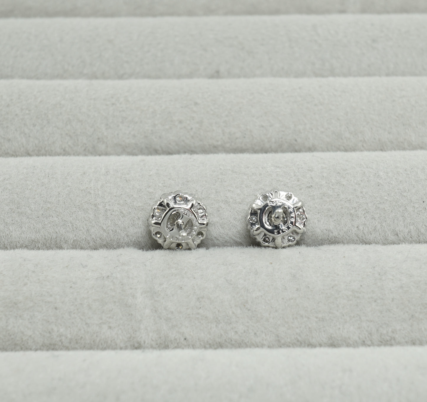 ダイヤモンド ピアス