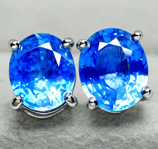 サファイア ピアス