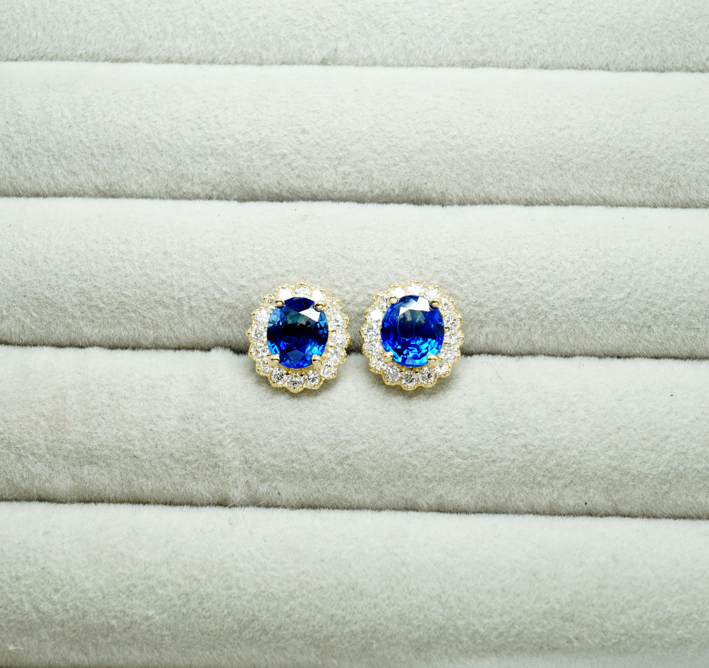 サファイア ピアス