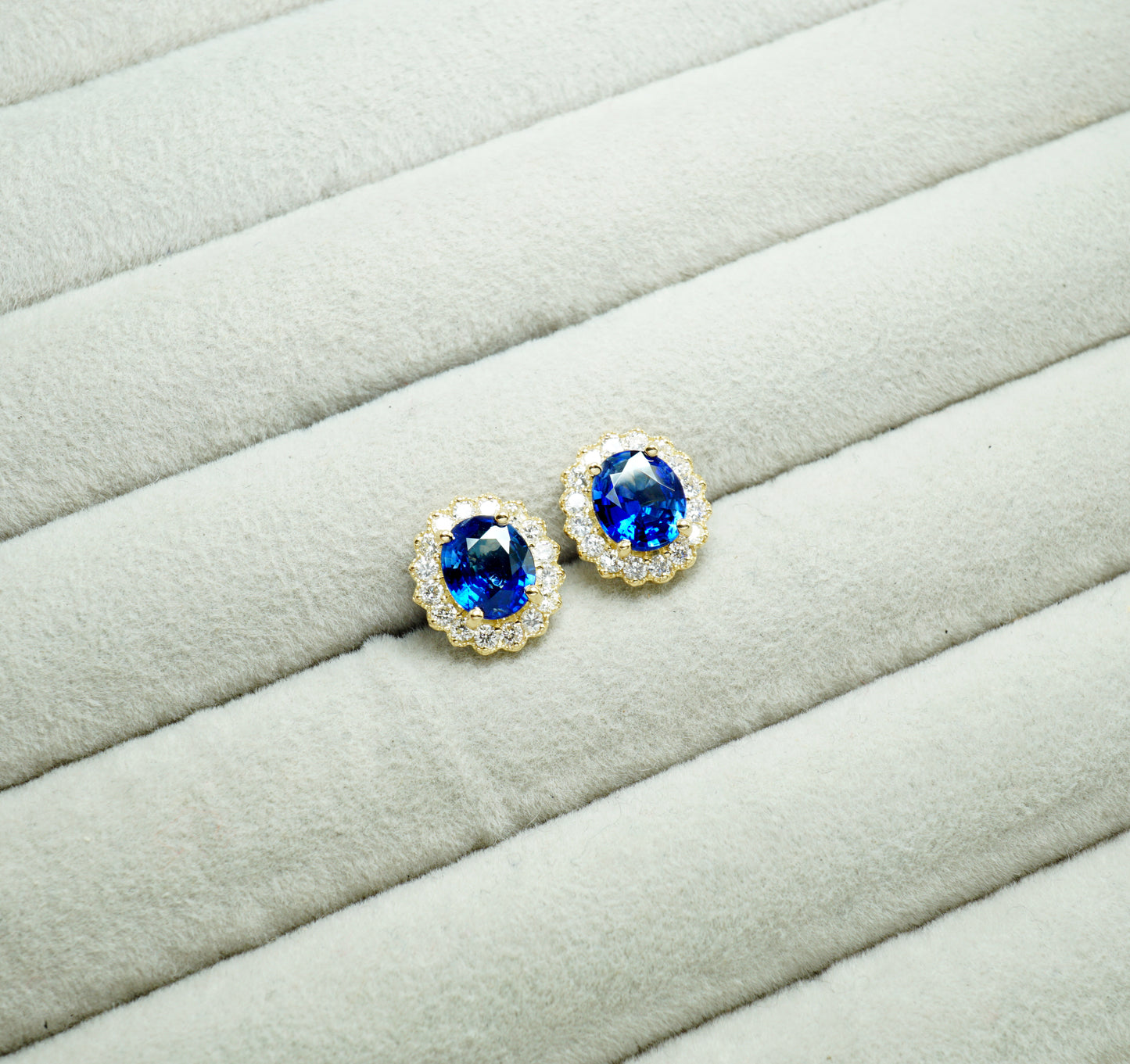 サファイア ピアス