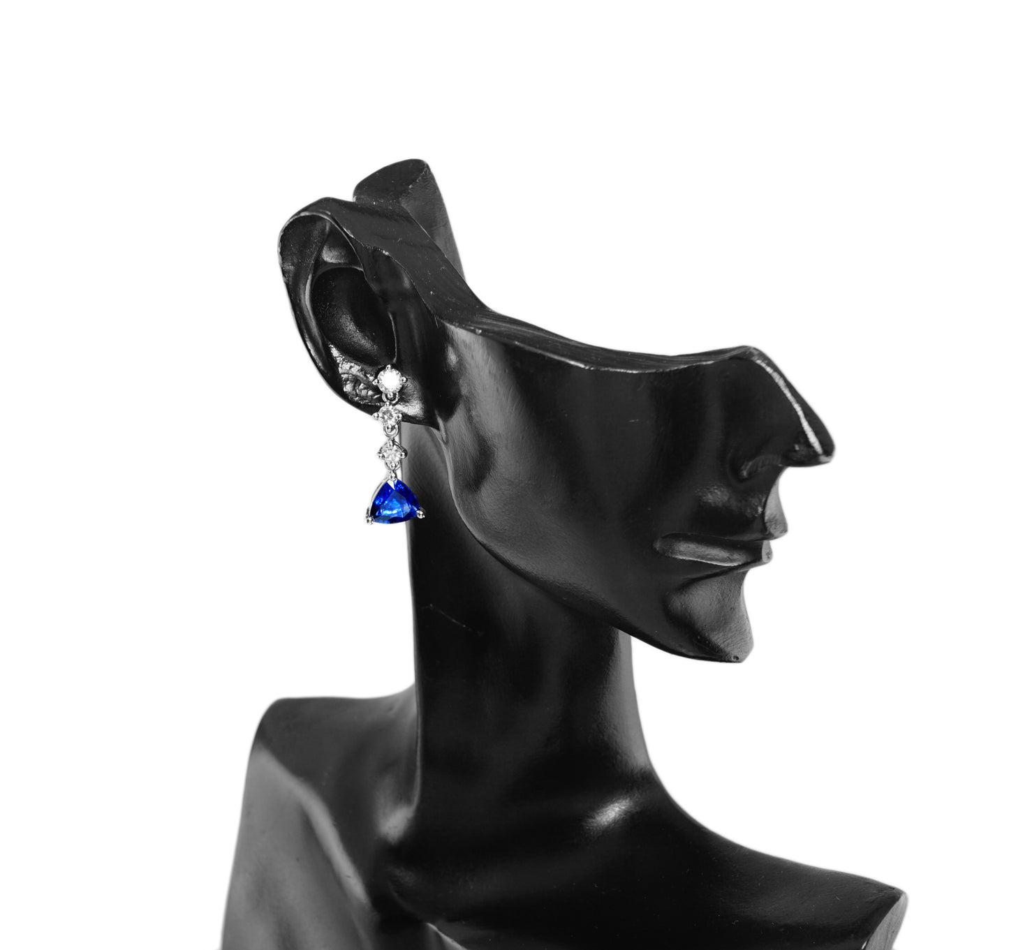 サファイア ピアス